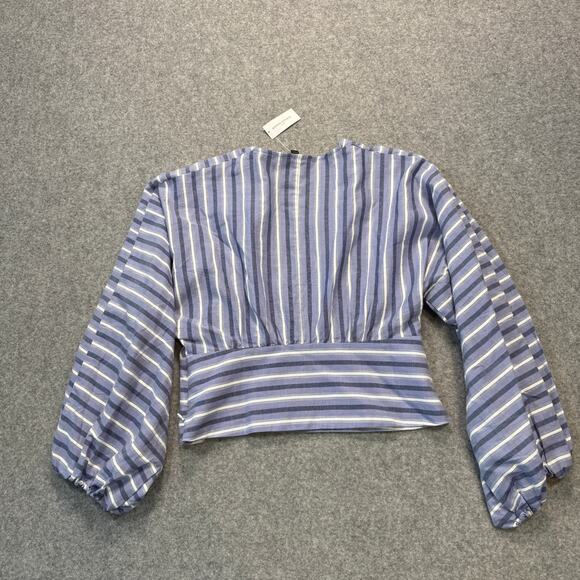 Women's Banana Republic Cropped Blue and White Striped Blouse Size 6 NEW - Picture 6 of 10
